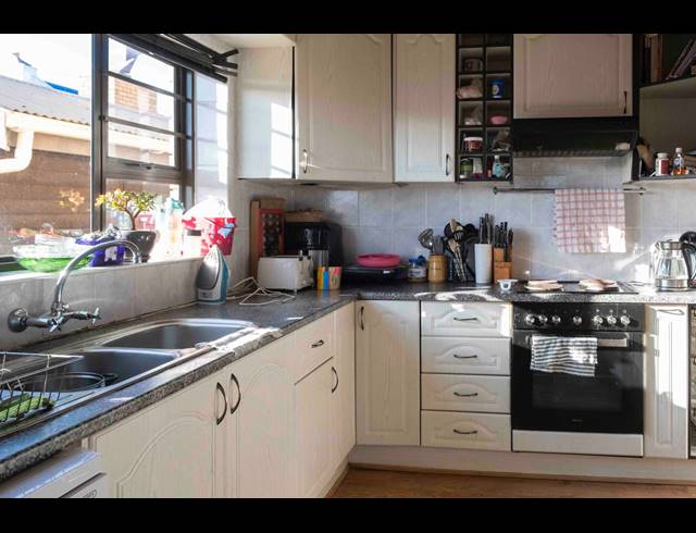 7 BEDROOM HOUSE FOR SALE IN DANA BAY